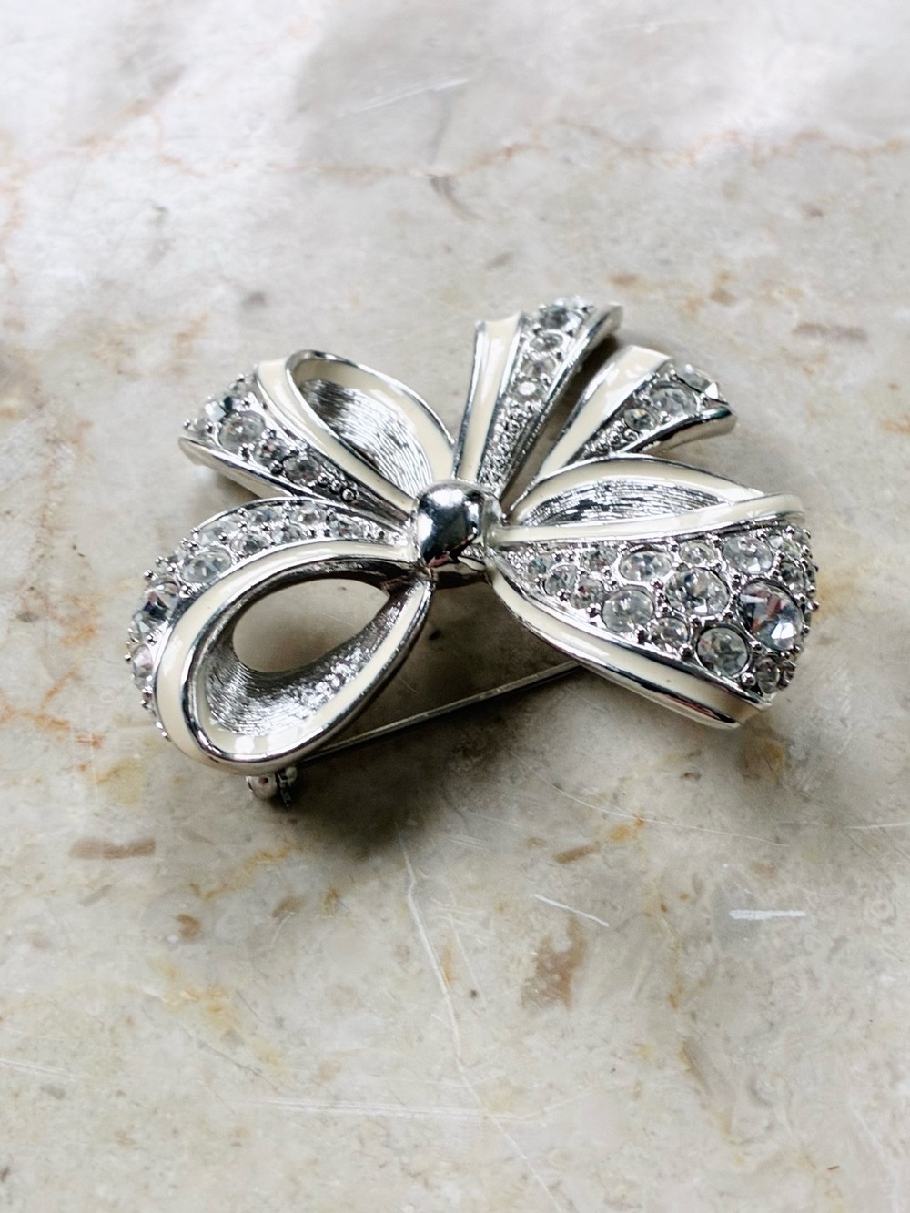 Nolan Miller Shining Spirit Bow Brooch Pin Vintage Silver Tone Rhinestones - Picture 3 of 12